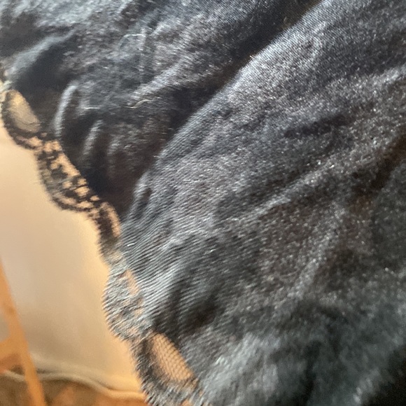 Gently worn patterned skirt with lace ruffle hem - Picture 2 of 5